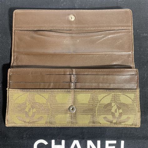 portafoglio chanel usato depop giallo|Chanel .